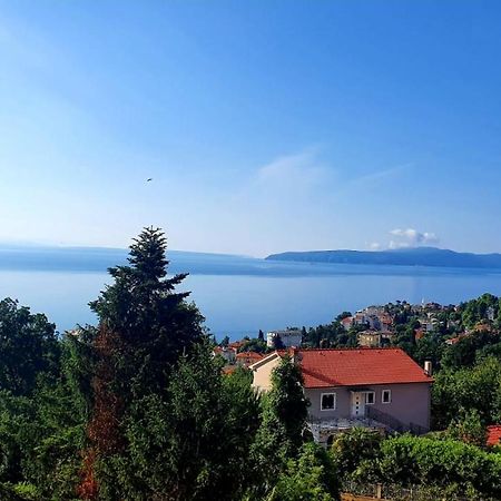 Apartman Maroon Lovran Bagian luar foto