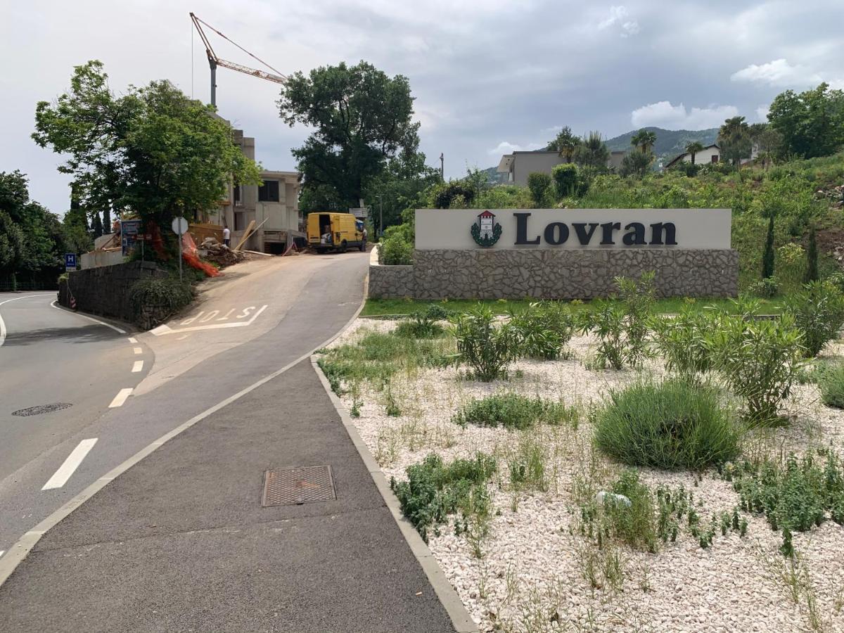 Apartman Maroon Lovran Bagian luar foto