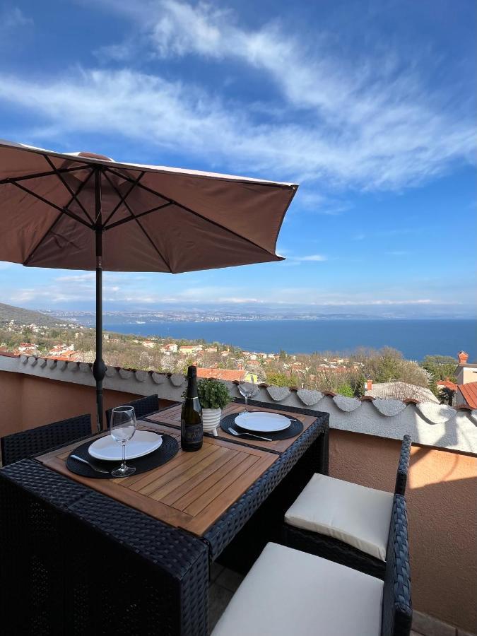 Apartman Maroon Lovran Bagian luar foto