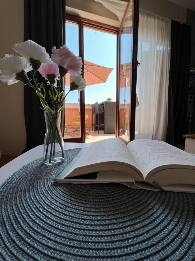 Apartman Maroon Lovran Bagian luar foto
